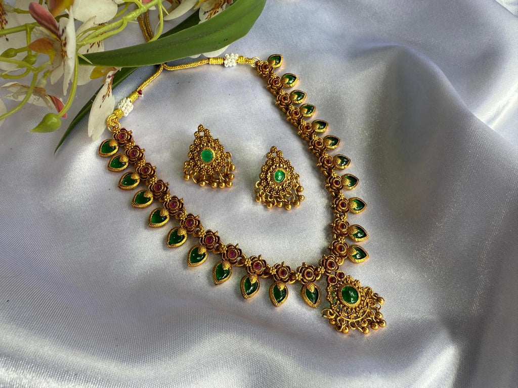Traditional Kerala Palakka Necklace Set with Matching Studs