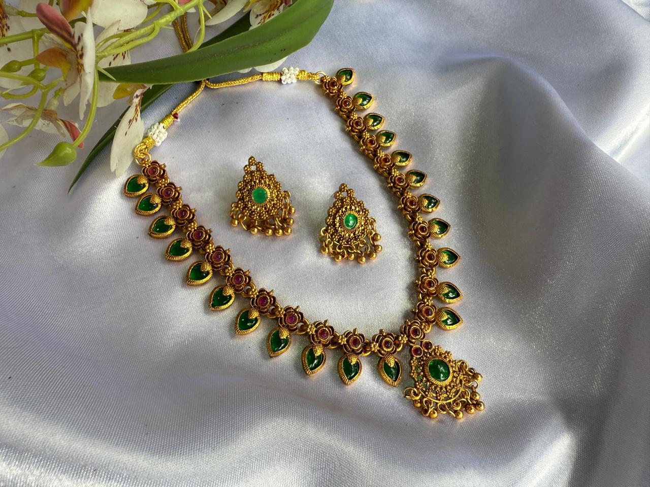 Traditional Kerala Palakka Necklace Set with Matching Studs