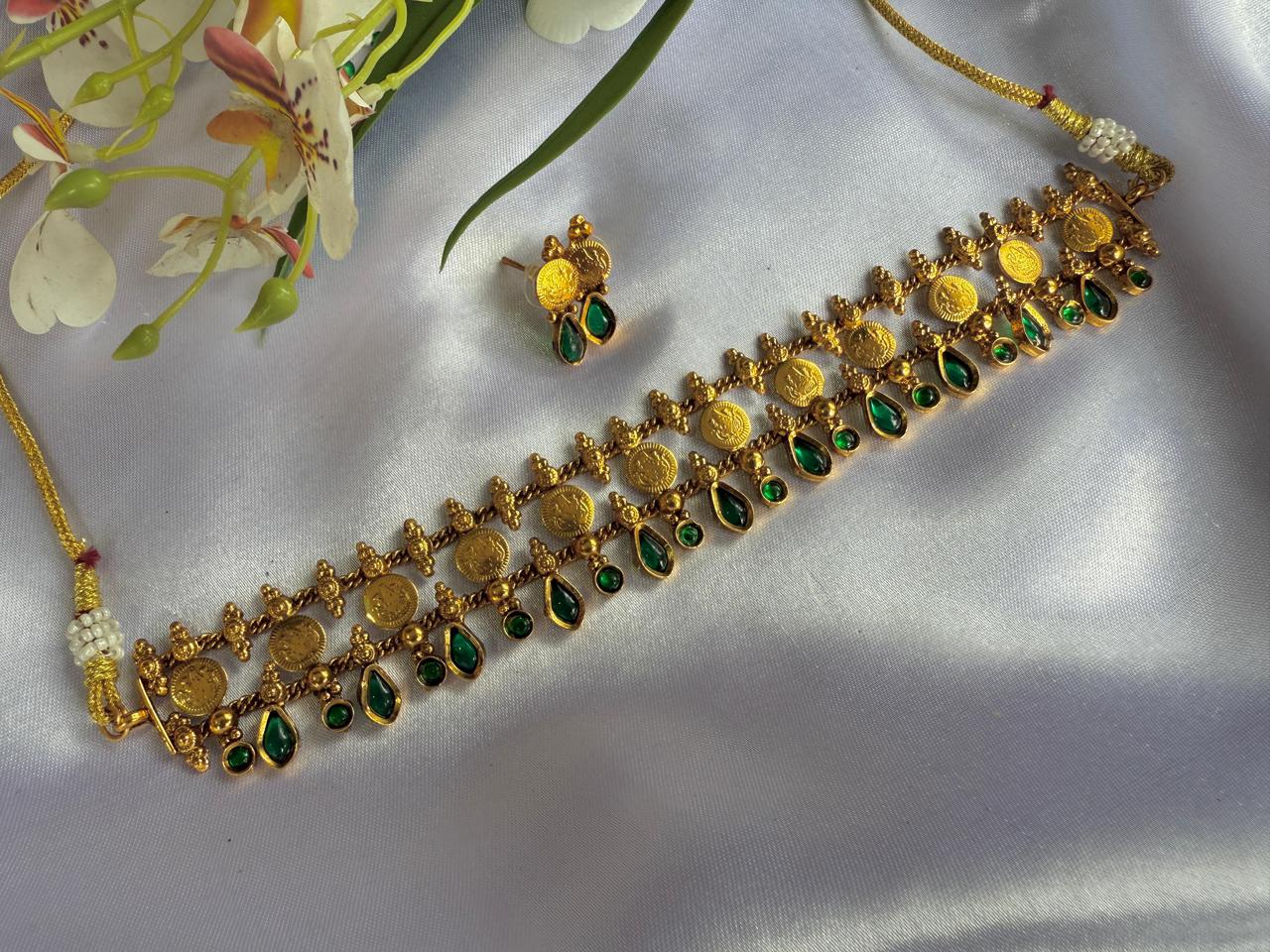 Green Drop Kasu Choker Necklace Set with Matching Earrings